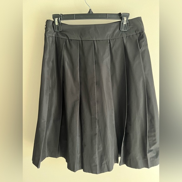 Ann Taylor Black Taffeta Pleated Skirt - Picture 2 of 6